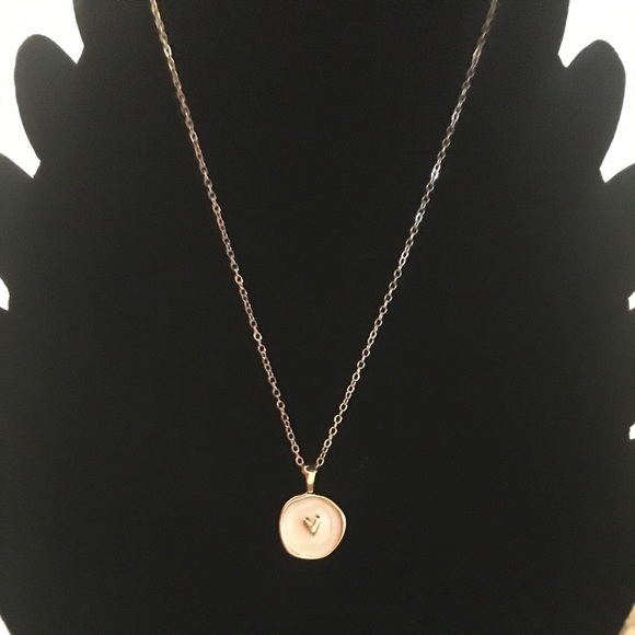 New! White Enamel Inlaid Heart Necklace. - Picture 3 of 6